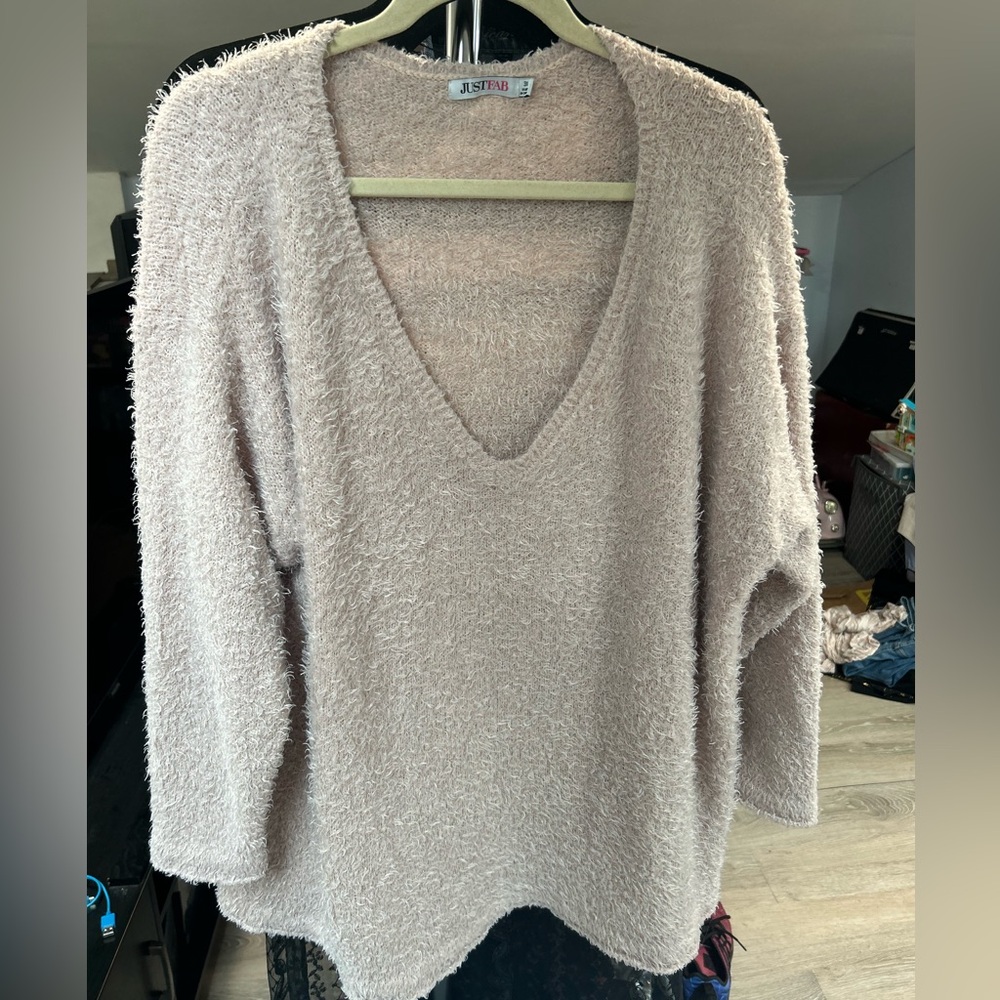 Pink fluffy sweater brand just fab love it too big now worn twice nwot euc - Picture 2 of 2